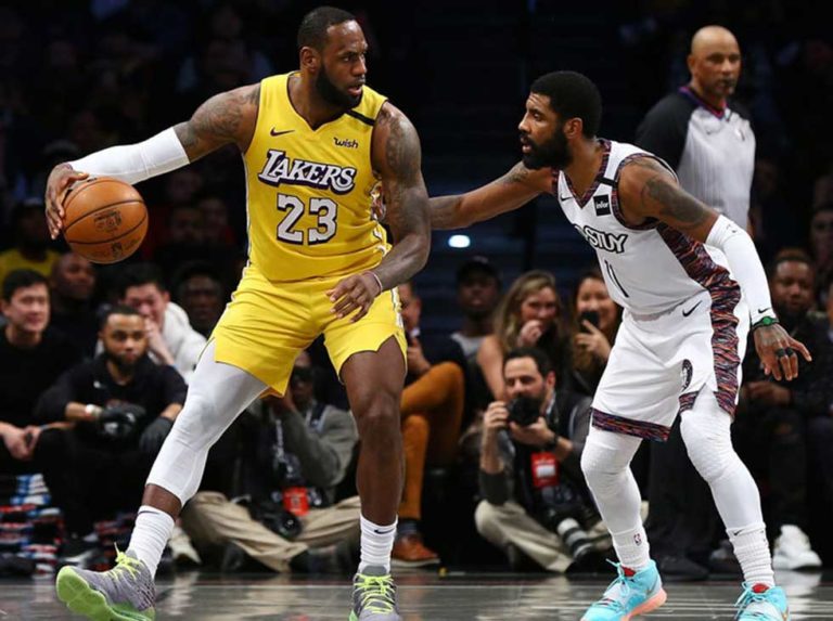 LeBron selló triple-doble y le respira cerca a Kobe