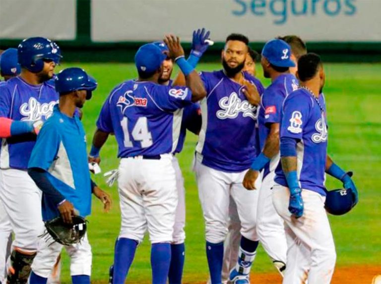 Licey botó a su mánager en plena semifinal