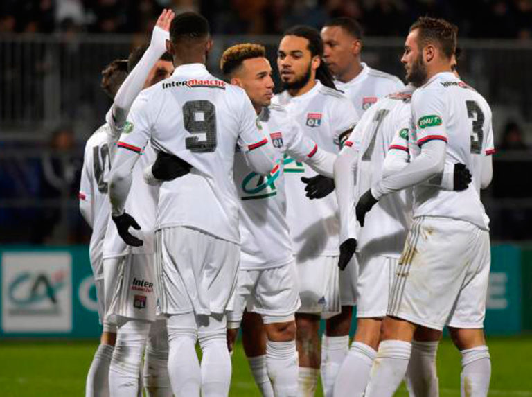 Lyon golea en maratónica jornada de Copa de Francia