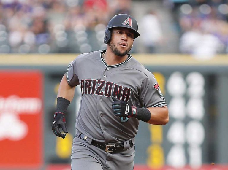 Peralta se regocija  de felicidad en Arizona