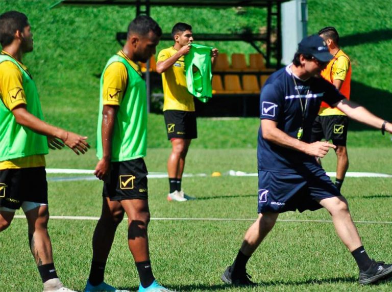 Josua Mejía fortalace defensa de la Sub-23