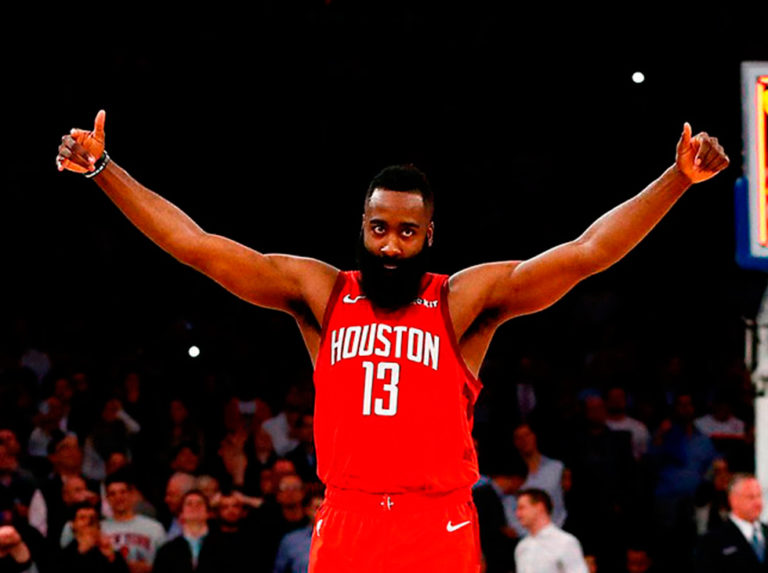 Harden aportó con 42 puntos en victoria de los Rockets