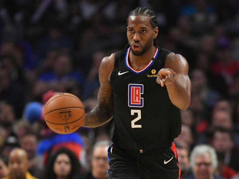 Kawhi le ganó el duelo a Doncic