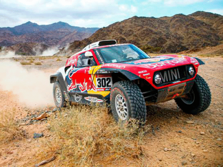 Carlos Sainz lidera el Rally antes de jornada de descanso