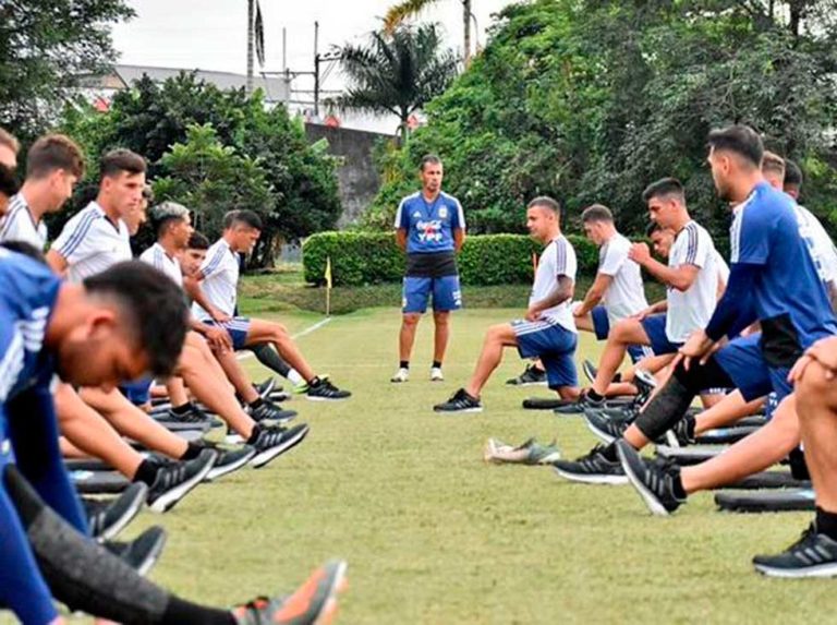 Argentina abre la fiesta  contra el local Colombia
