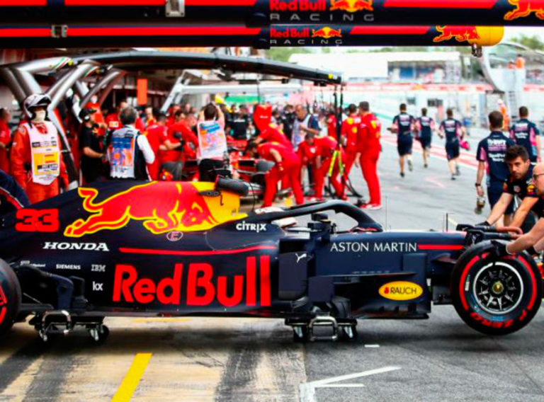Red Bull contentó con motores de su proveedor Honda