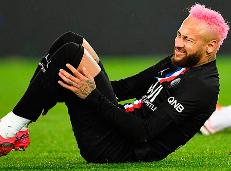 Neymar salió lesionado luego de celebrar sus 28 años en una discoteca