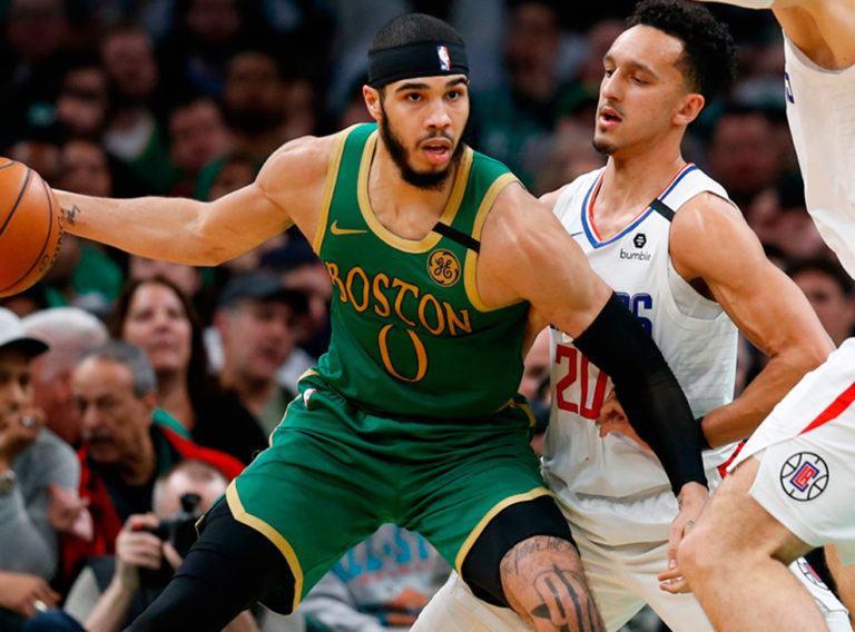 Tatum ganó duelo a Leonard y Celtics vencen a Clippers