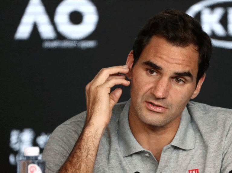 Federer se opera la rodilla y no irá a Roland Garros