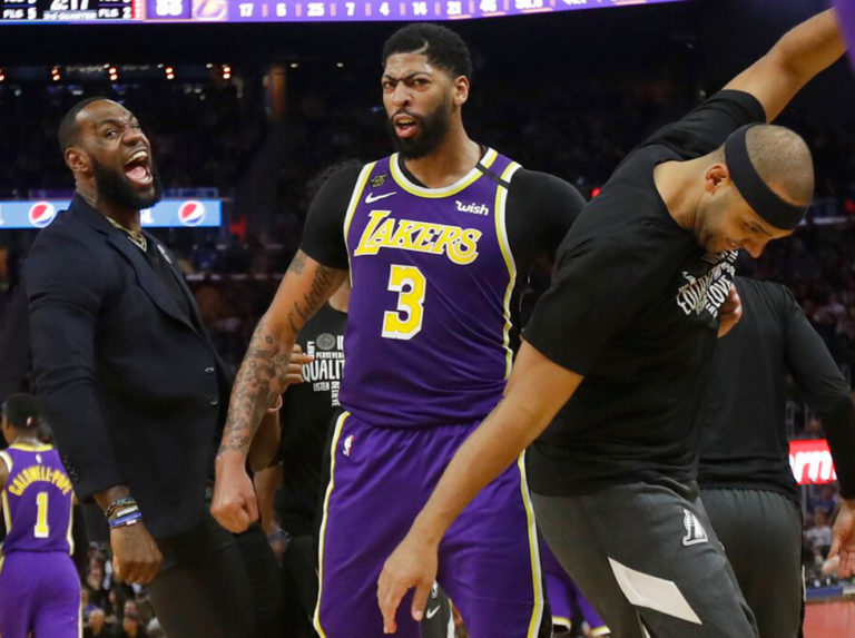 Lakers dio a Golden State su octava derrota consecutiva