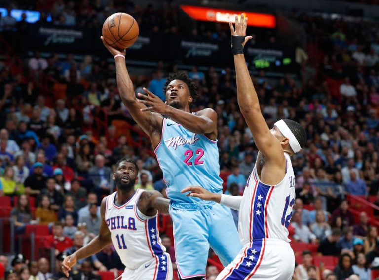 Butler guió victoria de los Heat con 38 puntos
