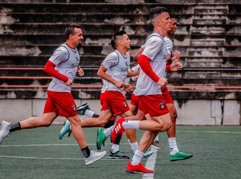 Caracas mantiene paso  arrollador por el Futve