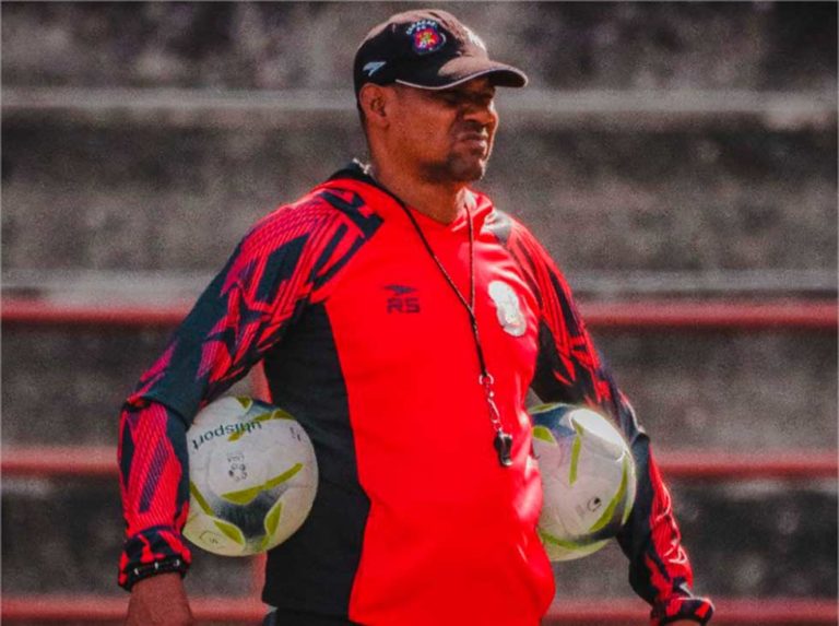 Camiseta 10 | Santo, y “nacido para ganar”