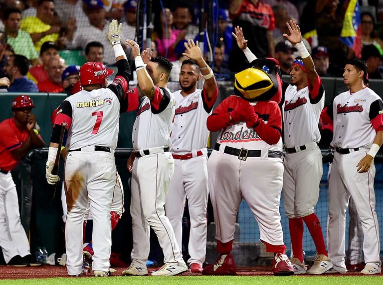 Crepusculares esperan por su rival en semifinal