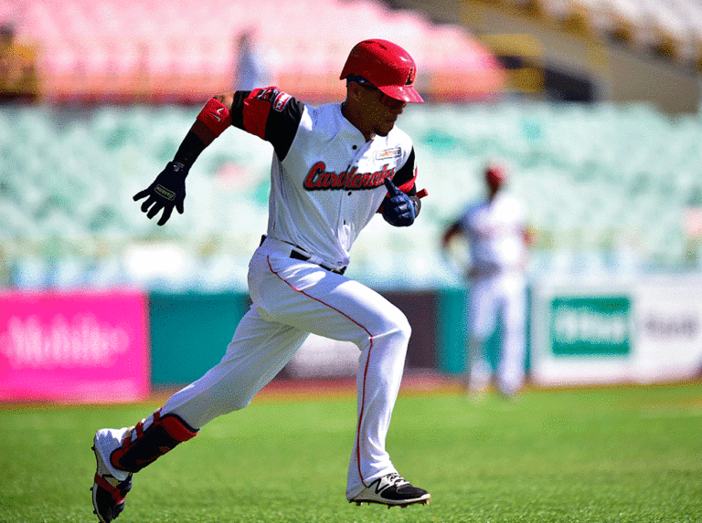 Cardenales a mantener  el ritmo ante los aztecas