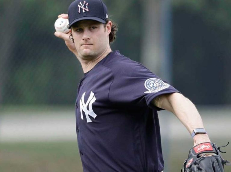 Cole debuta esta noche frente a los Piratas