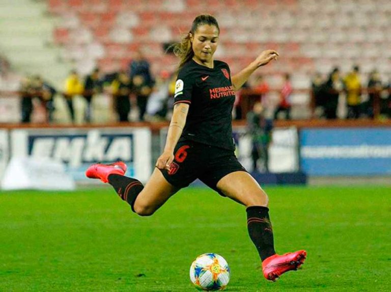 Deyna Castellanos vio acción en caída rojiblanca