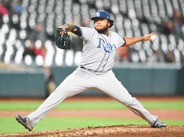 José Alvarado deslumbró en la sesión de bullpen