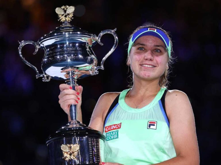 Kenin se impone ante Muguruza en final de Australia