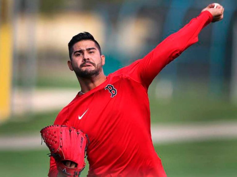 Martín Pérez afina el brazo para reinar en Boston