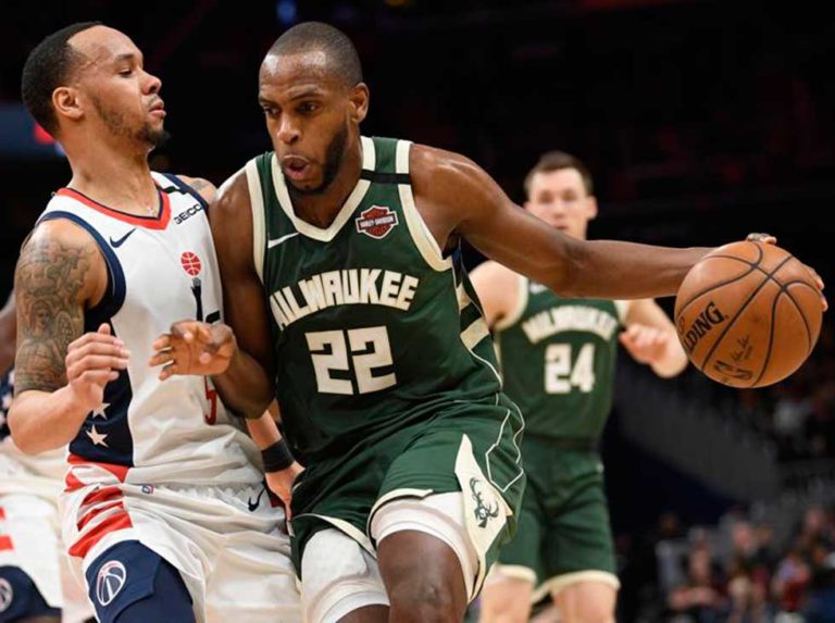 Middleton mantuvo ganadores a Bucks