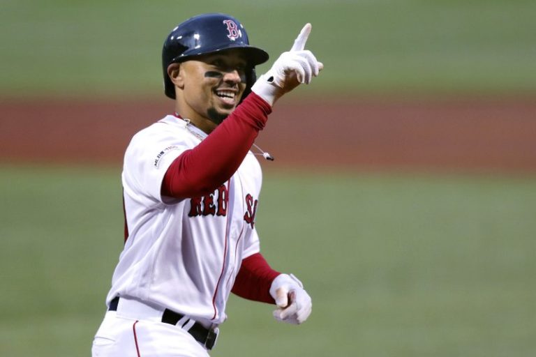 Dodgers consiguen a Mookie Betts