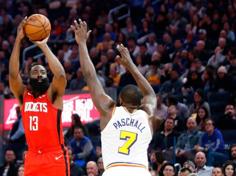 Bucks y Rockets vuelven inspirados
