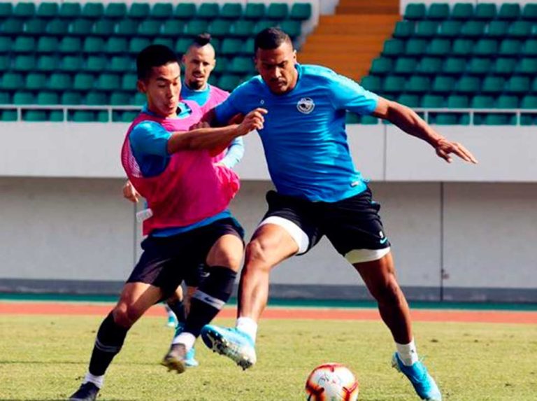 Rondón marcó de tiro libre en triunfo del Dalian