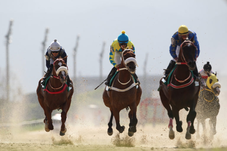 Resultados de las carreras del viernes 7 de febrero en Valencia