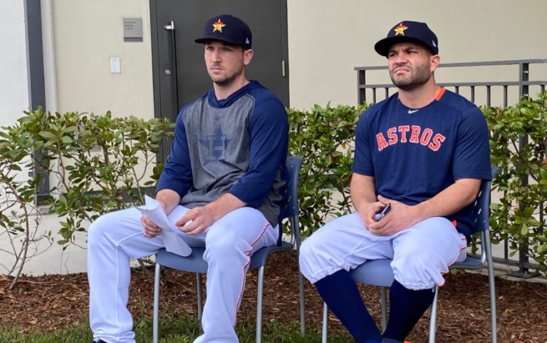 Altuve y Bregman pidieron disculpas por escándalos de Astros