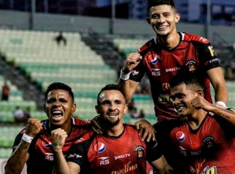 Caracas exhibió  ataque categórico