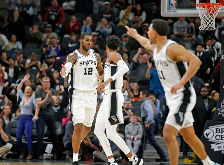 Aldridge logró doble-doble y los Spurs detienen racha de derrotas