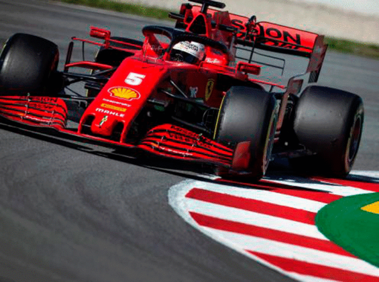 Vettel consiguió el mejor tiempo de la jornada
