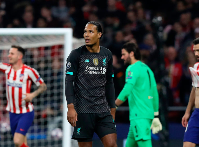 Van Dijk: «Con el gol que concedimos el Atlético pudo hacer su juego»