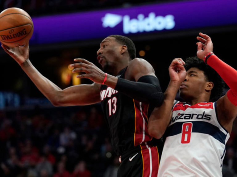 Adebayo lideró triunfo de los Heat que detienen mala racha