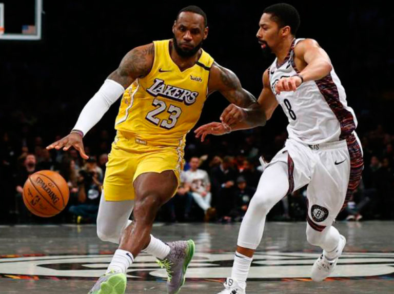 Brooklyn Nets derrotaron a los Lakers en el Staples Center