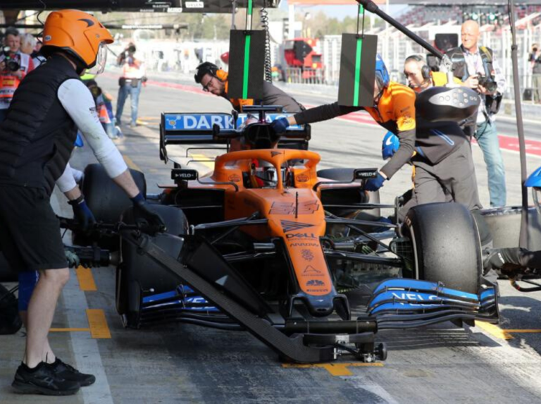 Miembros del equipo McLaren aislados por coronavirus regresan a sus casas