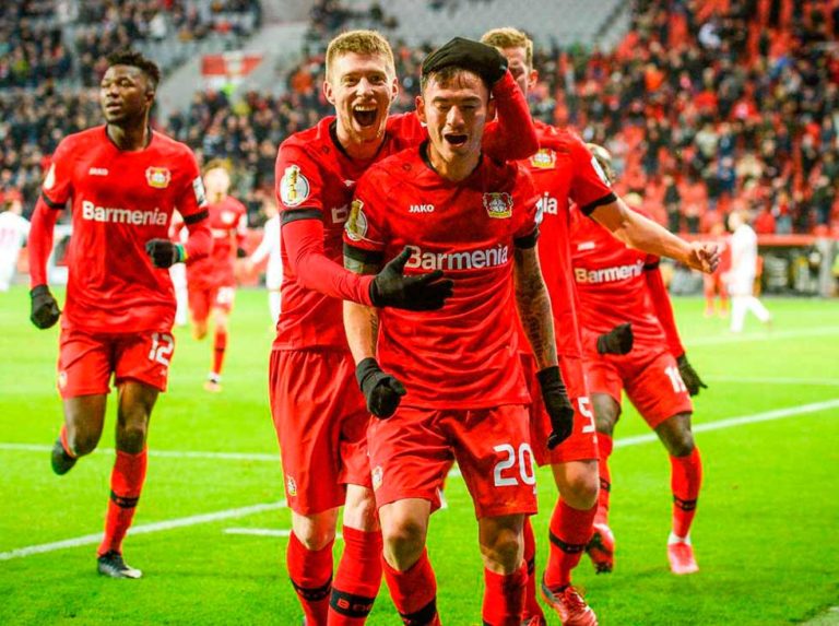 Aránguiz guió al Leverkusen a semifinales de la Copa de Alemania