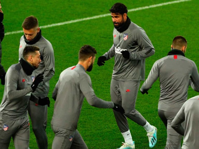 El Atlético de Madrid se entrenó en Anfield con todos