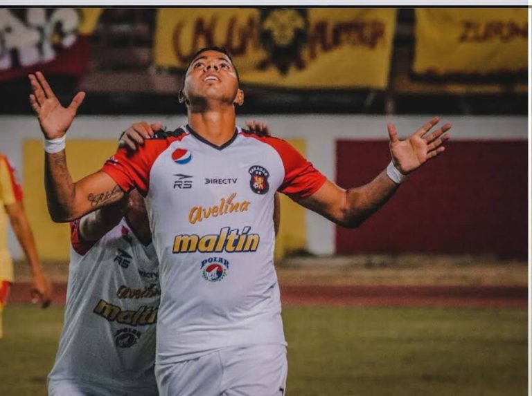 Richard Celis fue nominado mejor regateador de la Libertadores