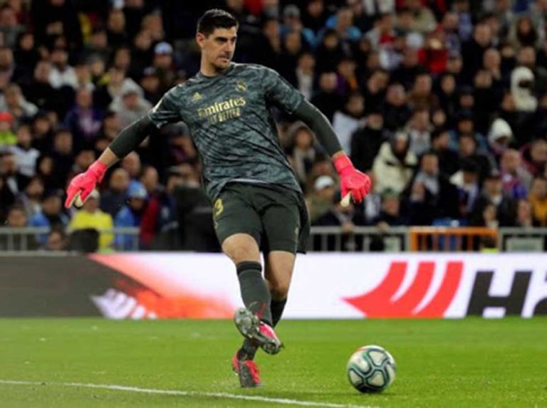 Courtois: «Ganar un clásico siempre es bueno, pero quedan doce partidos»