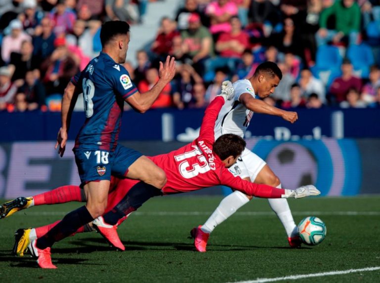 Darwin Machís salvó a Granada de una derrota