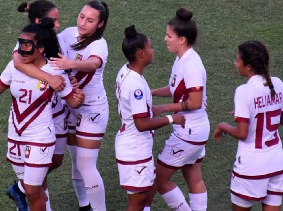 Vinotinto femenina sub20