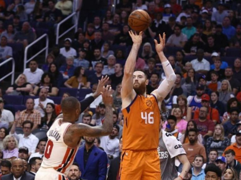 Baynes emula a Harden con una actuación histórica