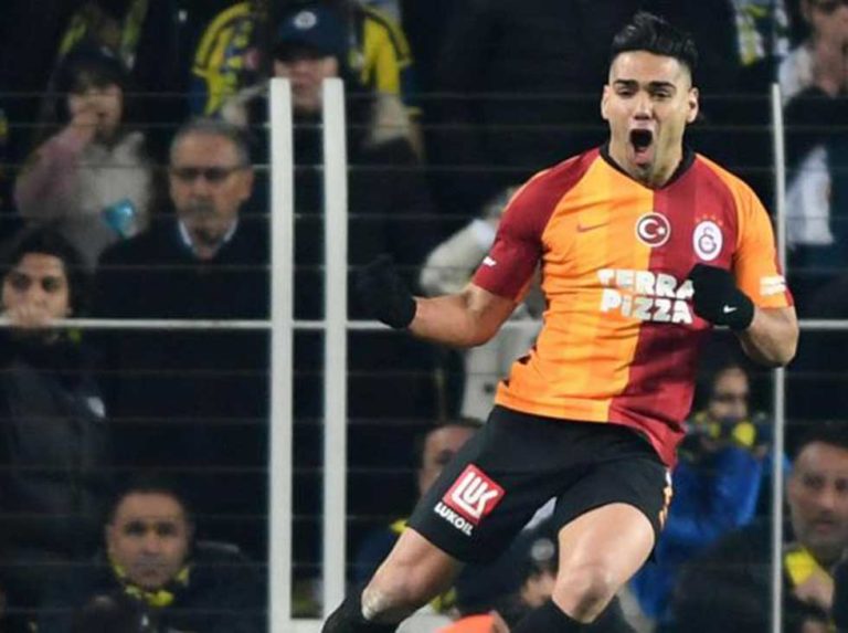Falcao marcó doblete en victoria del Galatasaray