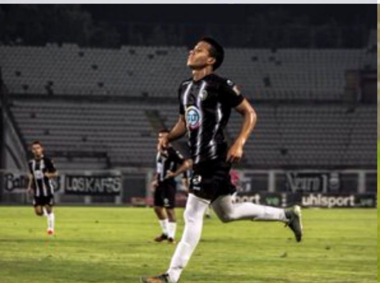 Fútbol venezolano paraliza sus actividades