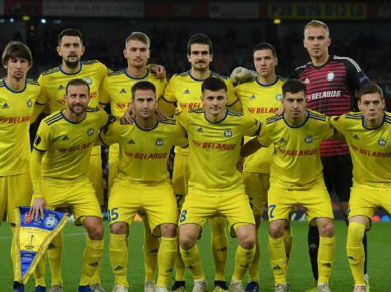 Inmune al coronavirus, la liga de fútbol arranca en Bielorrusia