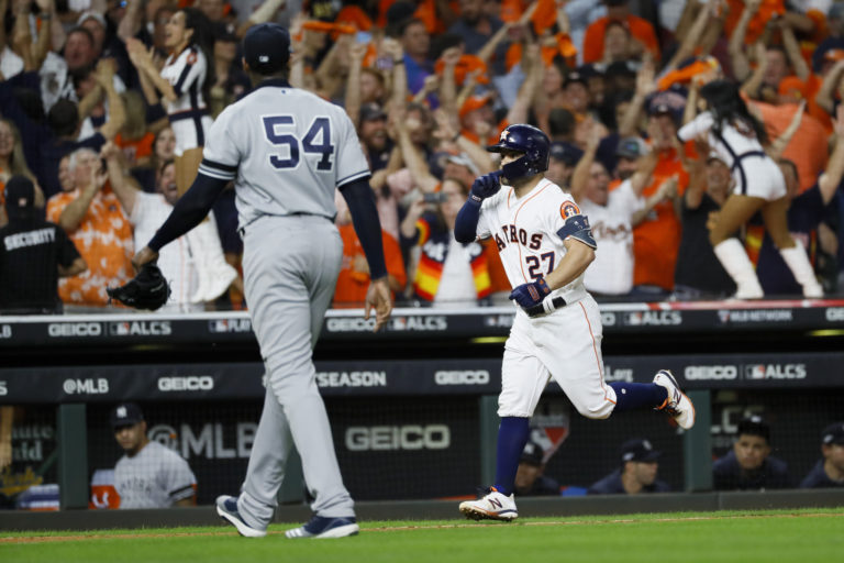 Chapman: «El picheo quedó en la zona y Altuve hizo una buena conexión»