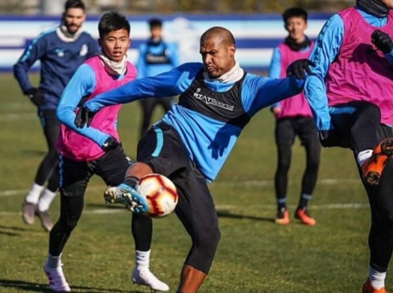 Salomón Rondón volvió a acción