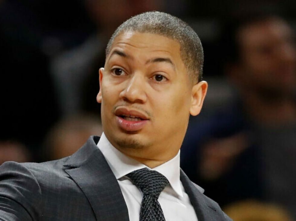 Diseño sin título(218) Tyronn Lue